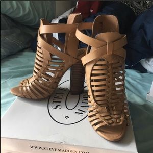 STEVE MADDEN bootie heels